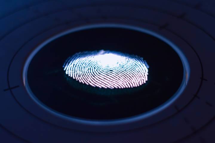 FINGERPRINT-READER