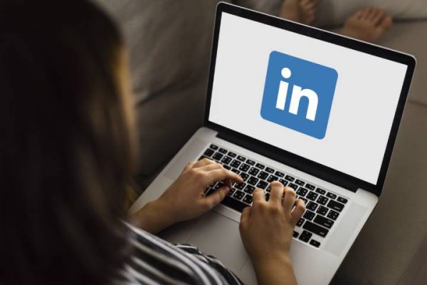 Content Marketing on LinkedIn For Branding and Customer Acquisition