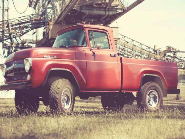 Why Have American Pickup Trucks Become Giants?