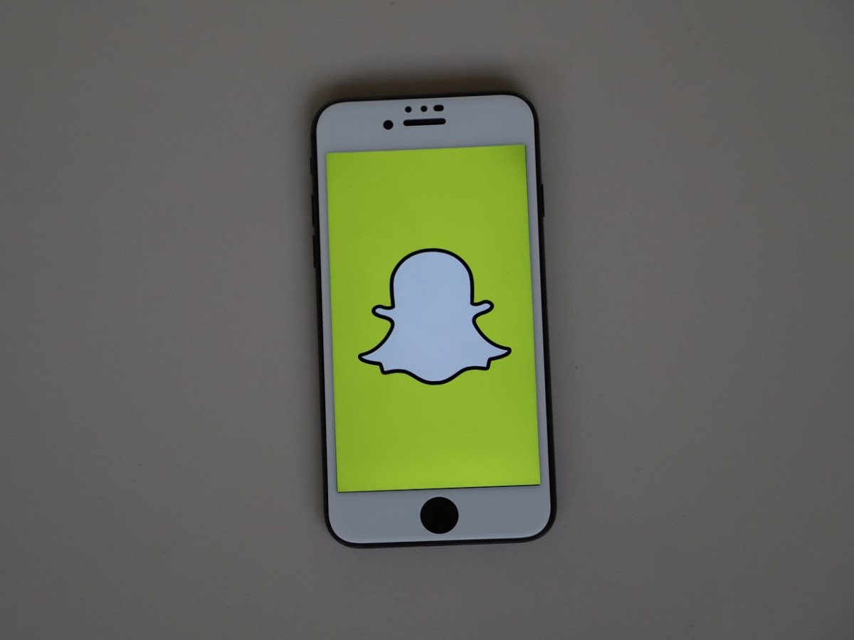 Unlock The Butterflies Lens on snapchat