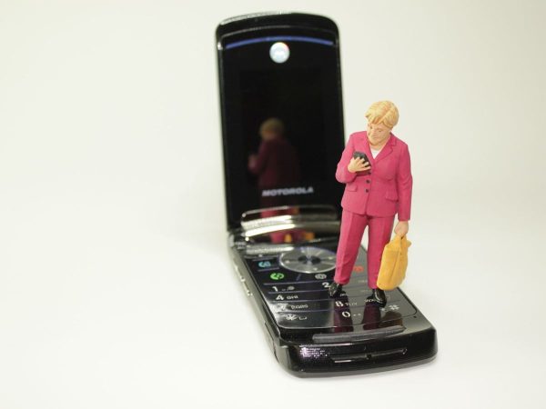 Best Flip Phones Without Internet In 2025