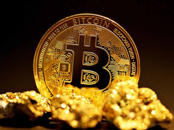 10 Reasons To Invest In Bitcoin Over Other Cryptocurrencies