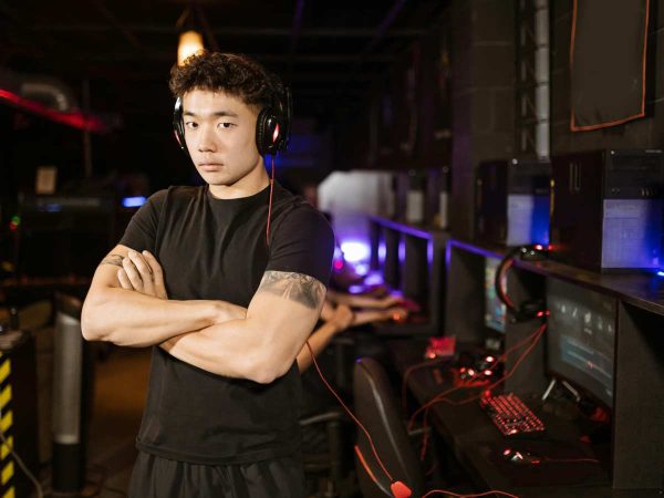The Impact of COVID-19 on Esports: How Leagues Adapted and Thrived