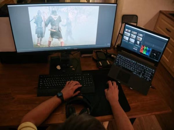 How to Plug and Play a Portable Monitor for Seamless Retro and Indie Game Streaming