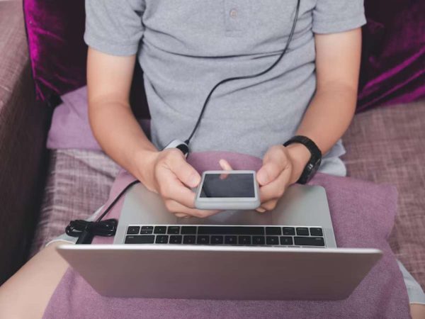 Plug and Play: Connecting a Portable Monitor for Retro and Indie Game Streaming