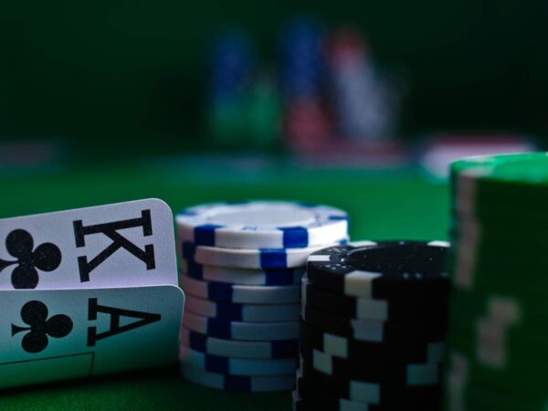What Happens in the Few Seconds Before an Online Casino Game Opens